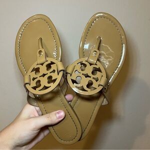Tory Burch Millers size 8, only wore a few times. Don’t have the original box.